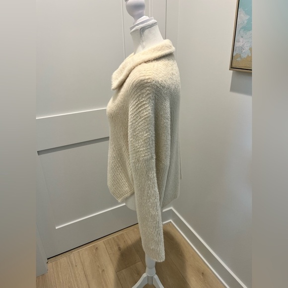 Abercrombie&Fitch Soft AF eyelash Collection cropped half zip sweater size Large - Picture 8 of 11